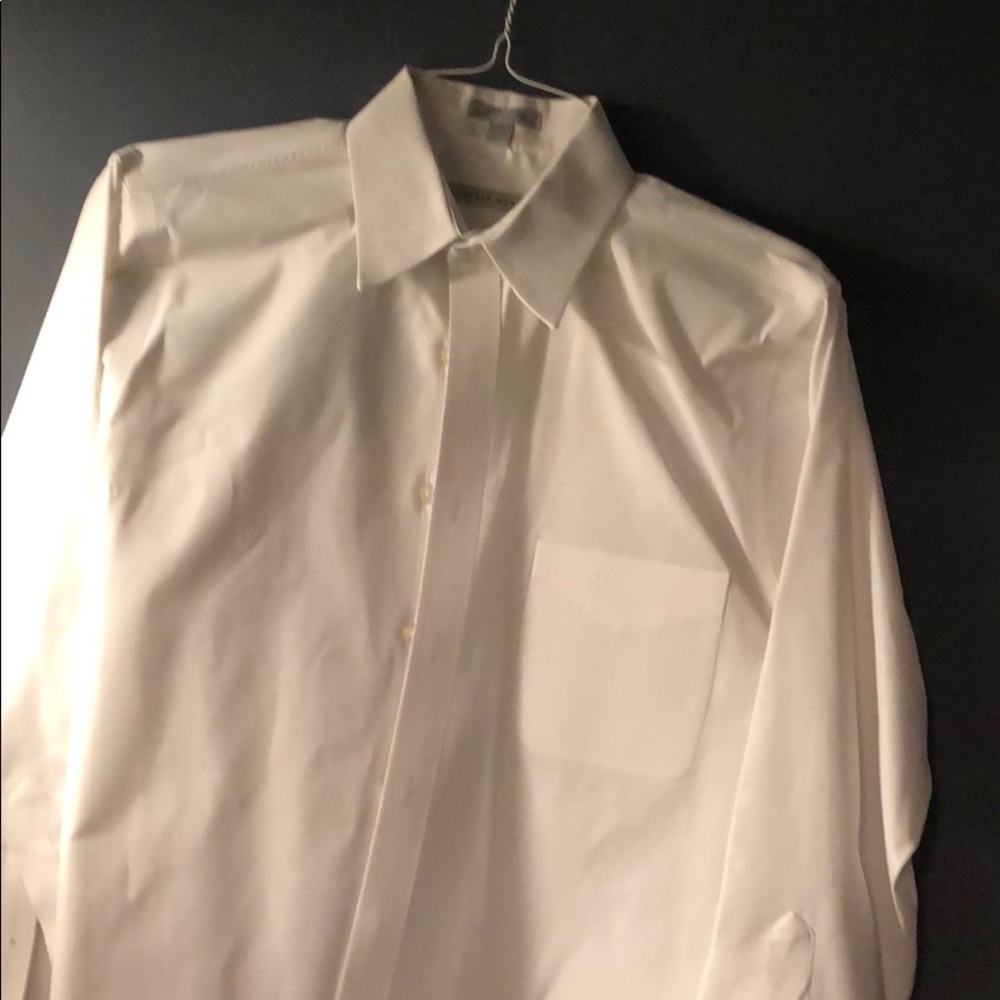 Wrinkle free men’s white dress shirt